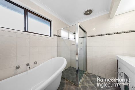 Property photo of 15 Kingfisher Street Ingleburn NSW 2565