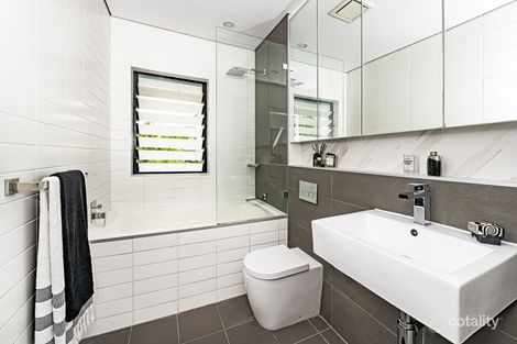 Property photo of 4 Caley Street Chifley NSW 2036