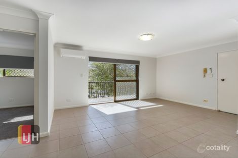 Property photo of 2/70 Hilltop Avenue Chermside QLD 4032