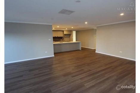 Property photo of 26 Strickland Drive Boorooma NSW 2650