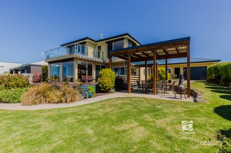 Property photo of 26 Eagle Bay Terrace Paynesville VIC 3880