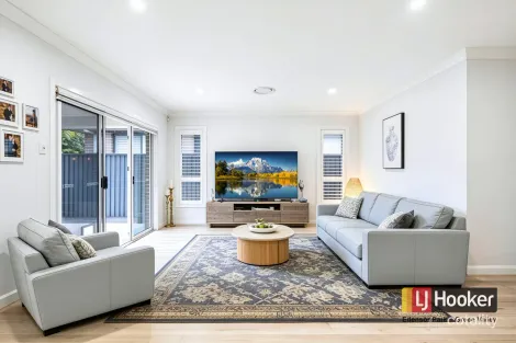 Property photo of 18 Hinton Loop Oran Park NSW 2570