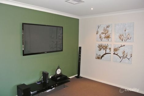 Property photo of 10 Sandstock Crescent Jordan Springs NSW 2747