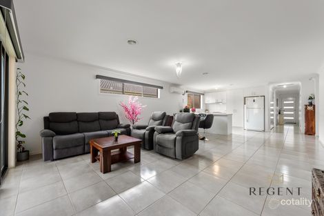Property photo of 32 Cumberland Drive Pakenham VIC 3810