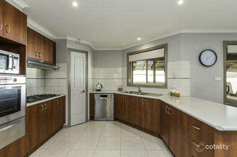 Property photo of 16 Sugar Berry Rise Harkness VIC 3337