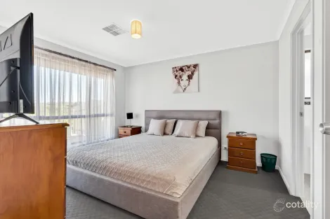 Property photo of 16 Adel Drive Munno Para West SA 5115
