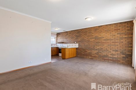 2/17 Clover St, Wendouree, VIC 3355
