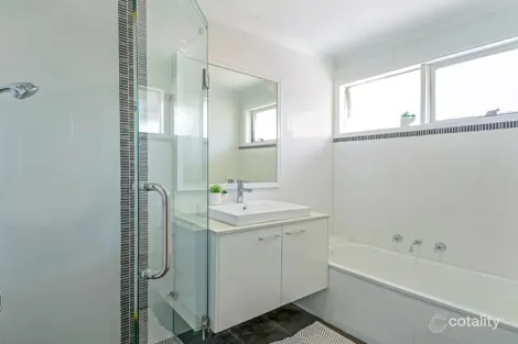 Property photo of 63 Murphy Road Pakenham VIC 3810