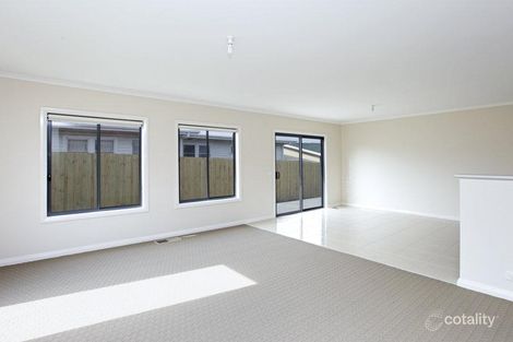 Property photo of 3 Hinchcliff Crescent Newcomb VIC 3219