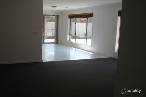 Property photo of 4 Tununga Circuit Kangaroo Flat VIC 3555