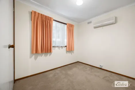 Property photo of 10 Highland Crescent West Wodonga VIC 3690