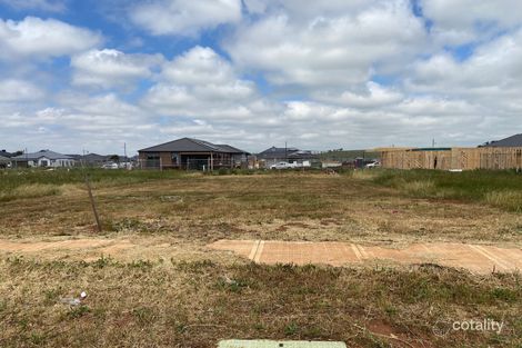 Property photo of 13 Hazelmere Avenue Eynesbury VIC 3338