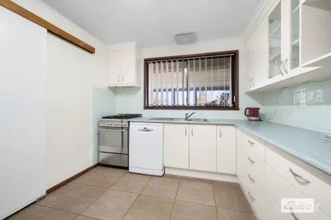 Property photo of 10 Highland Crescent West Wodonga VIC 3690