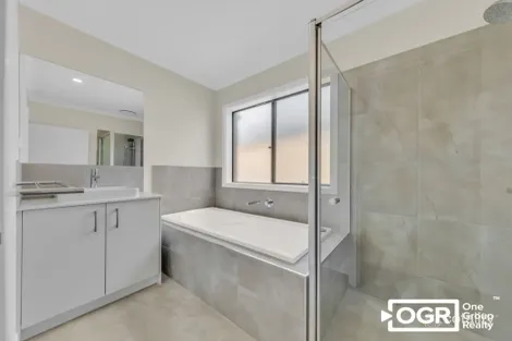 Property photo of 24 Byre Street Doreen VIC 3754