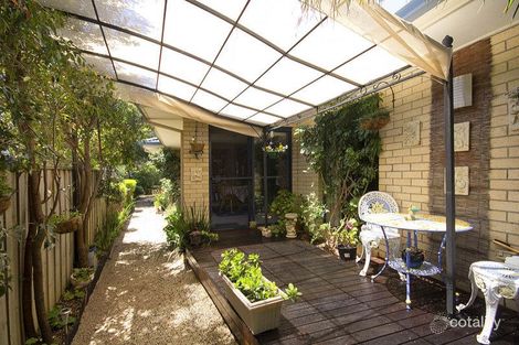 Property photo of 11 Mawson Walk Sandhurst VIC 3977