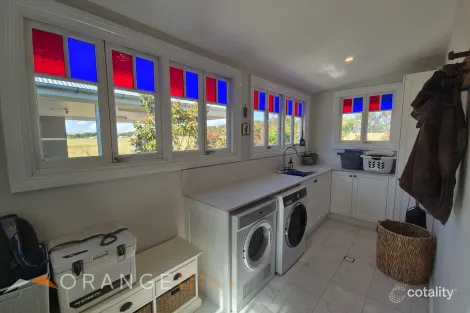 Property photo of 1823 Millthorpe Road Spring Hill NSW 2800