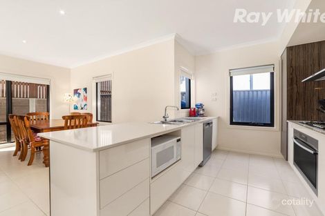 Property photo of 35 Zara Close Bundoora VIC 3083