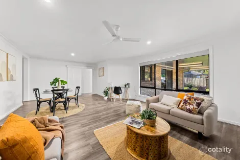 Property photo of 4 Piccadilly Place Forest Lake QLD 4078