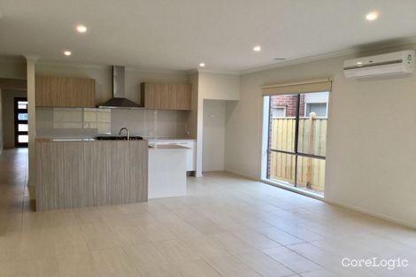 Property photo of 8 Aristotle Street Mount Duneed VIC 3217