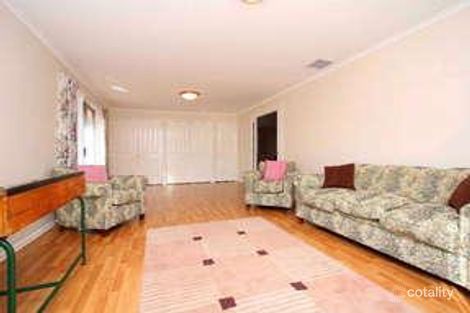 Property photo of 12 Gilroy Crescent Mill Park VIC 3082