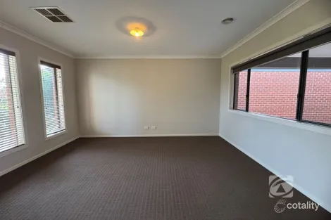 Property photo of 4 Pimpernel Place Cranbourne North VIC 3977