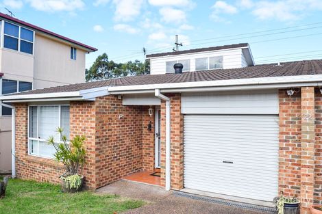 Property photo of 1/22 Roscrea Crescent Mount Hutton NSW 2290