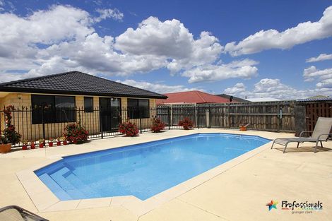 33 Thorold Ave, Ellenbrook, WA 6069