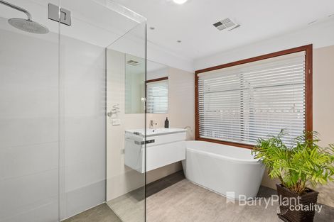 Property photo of 35 Malleehen Street Werribee VIC 3030