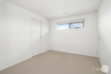 Property photo of 2/1416A Gregory Street Lake Wendouree VIC 3350