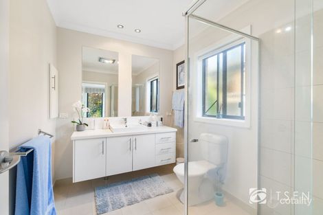 Property photo of 6 Marlo Court Strathdale VIC 3550