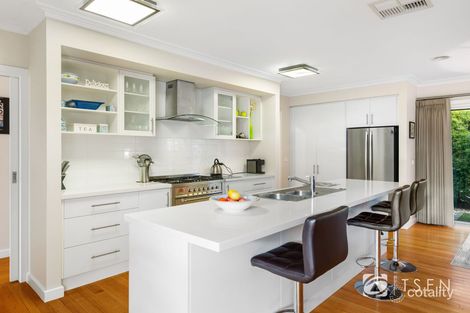 Property photo of 6 Marlo Court Strathdale VIC 3550