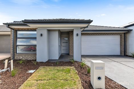 24 Ironstone St, Cranbourne East, VIC 3977