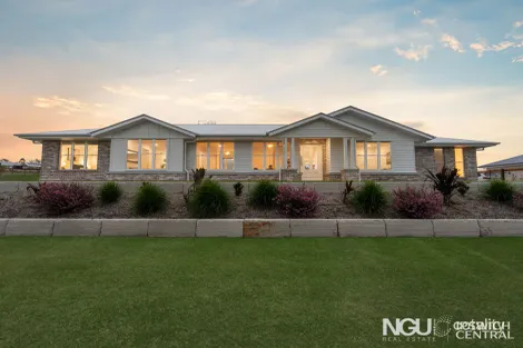 72 Stirling Dr, Kensington Grove, QLD 4341