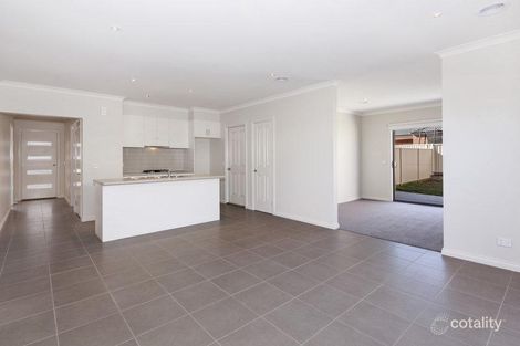 Property photo of 8/9 Horwood Drive Canadian VIC 3350