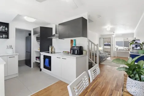 2/7 Namba St, Pacific Paradise, QLD 4564