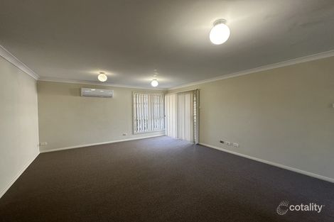 2/2 Robinia Way, Cessnock, NSW 2325