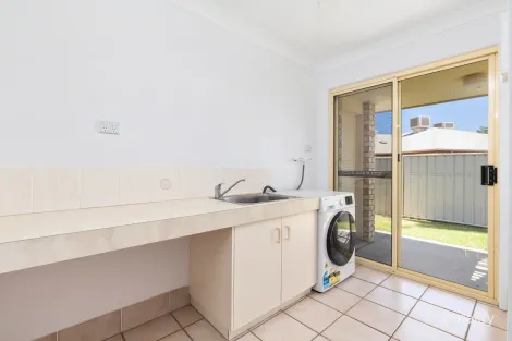 Property photo of 3 Crinum Crescent Emerald QLD 4720