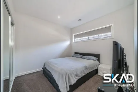 Property photo of 4 Evergreen Crescent Craigieburn VIC 3064