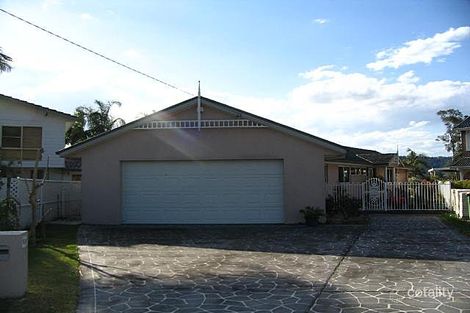 Property photo of 11 Bayside Drive Green Point NSW 2251