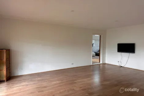 Property photo of 14 Edgecombe Way Roxburgh Park VIC 3064