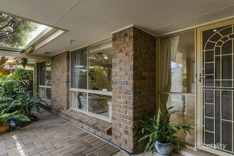 18 Blue Sails Ct, West Lakes, SA 5021