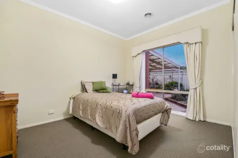 Property photo of 8 Teal Place Pakenham VIC 3810