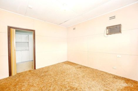 Property photo of 26 Chrysanthemum Avenue Lurnea NSW 2170