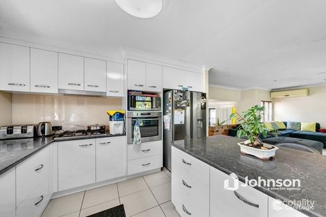 Property photo of 30 Flinders Crescent Forest Lake QLD 4078