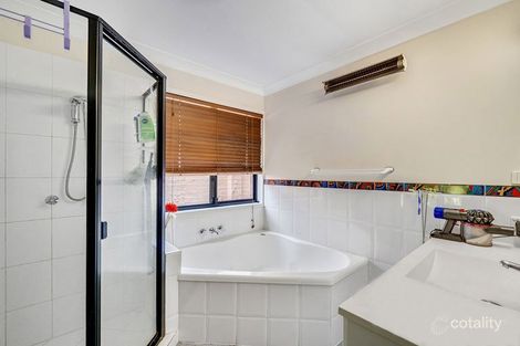 Property photo of 30 Flinders Crescent Forest Lake QLD 4078