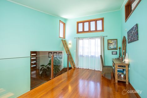 Property photo of 8 Hilltop Street Labrador QLD 4215