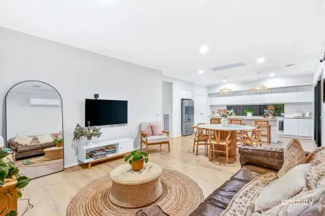 Property photo of 71 Pearlrock Drive Mount Duneed VIC 3217