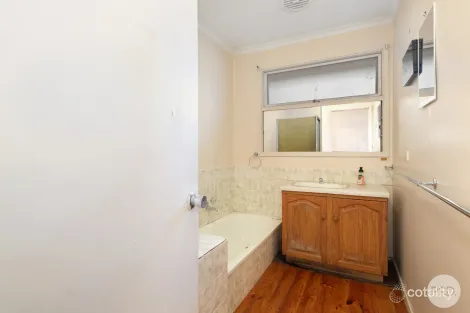 Property photo of 21 Dover Street Wendouree VIC 3355