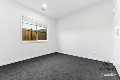 Property photo of 20 Grevillea Circuit Clyde VIC 3978