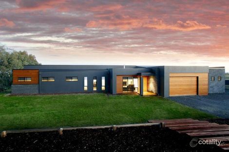 104 Newton Dr, Stratford, VIC 3862